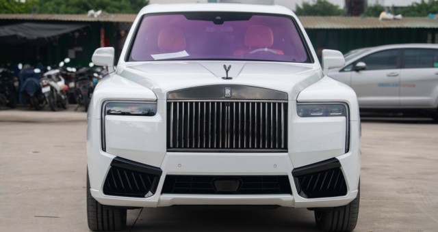 Rolls-Royce Cullinan Black Badge 2025 - SUV siêu sang mạnh 600 mã lực, tăng tốc 0-100 km/h chỉ trong 4,9 giây